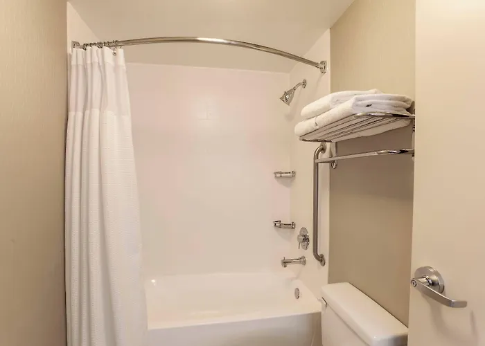 Springhill By Marriott 3*